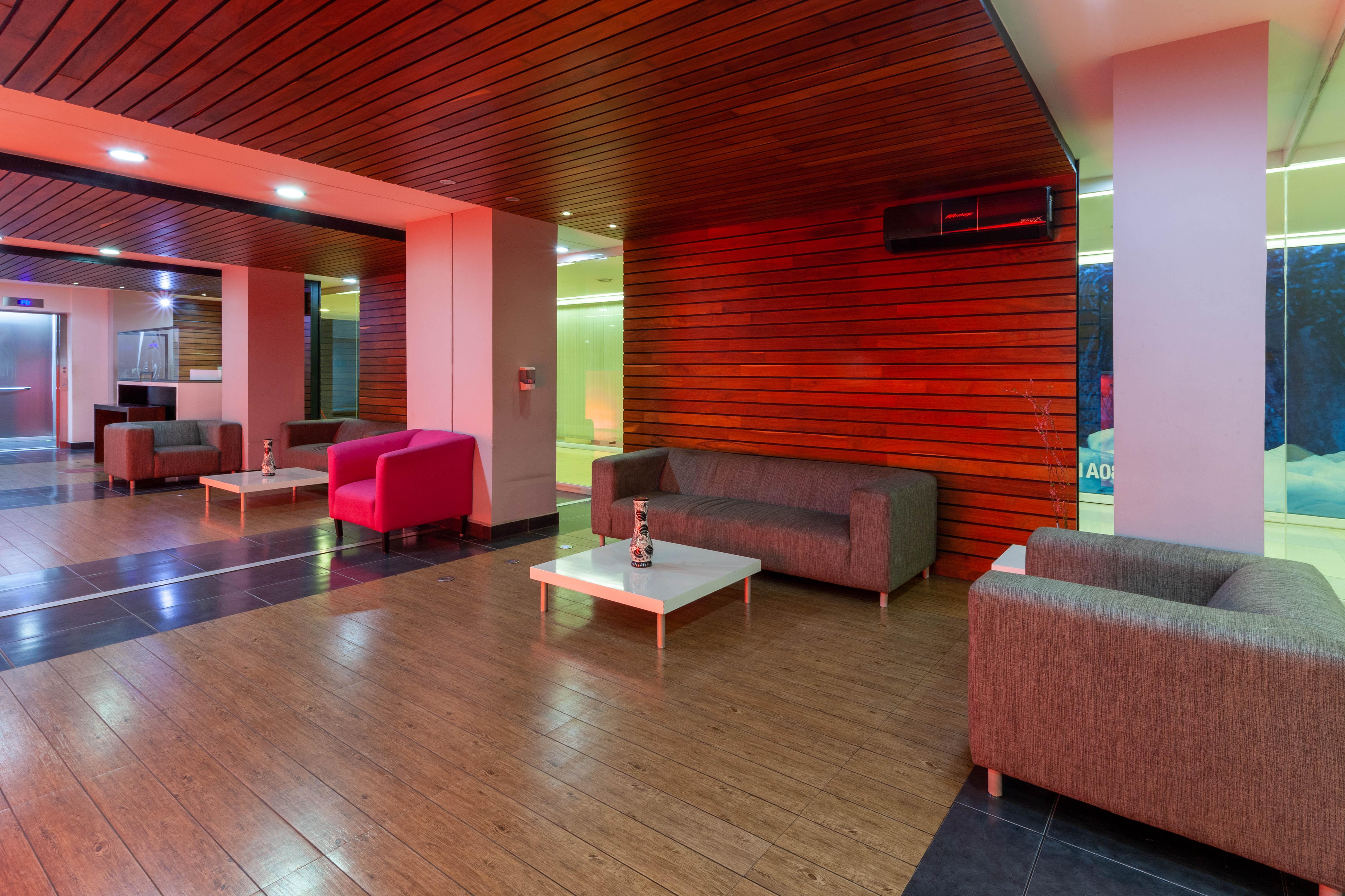 Ramada By Wyndham Acapulco Hotel & Suites Exterior photo